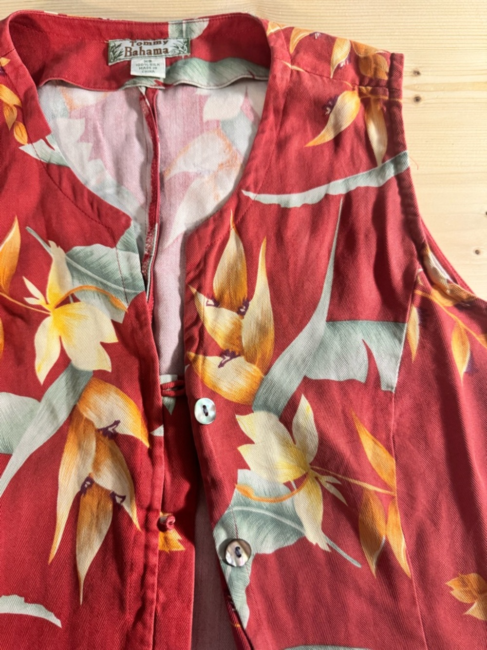 100% SILK TOMMY BAHAMA